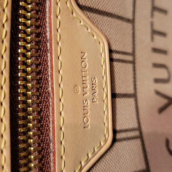 Authentic LV MM Neverful Tote2021 - Picture 12 of 17